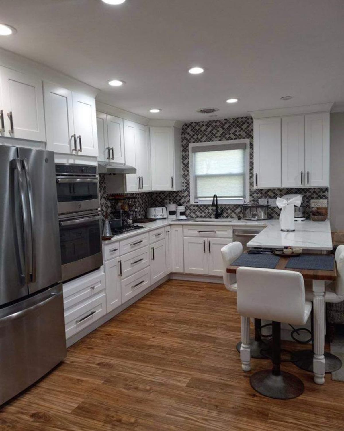 Professional house cleaning result — sparkling clean kitchen in Philadelphia by Xirlane Cleaning